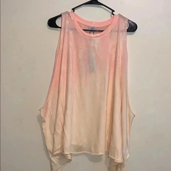 Ecote Dara Drapey Tank Top - Picture 2 of 4